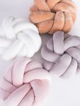 Poduszka knot pillow Aksamit Super Soft śmietankowa biel
